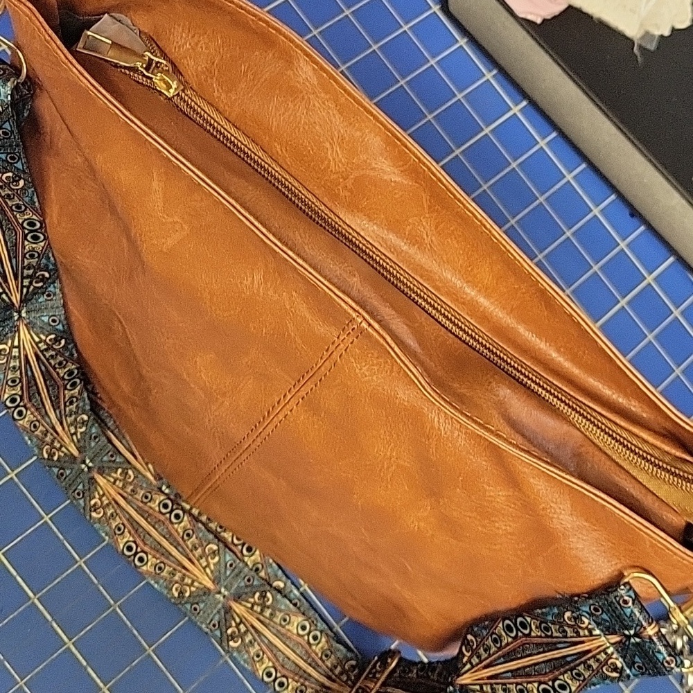 Brown Pleather Shoulder Bag Pattern 44" Adjustable Strap 13" x 9" x 3.5" - Picture 2 of 8